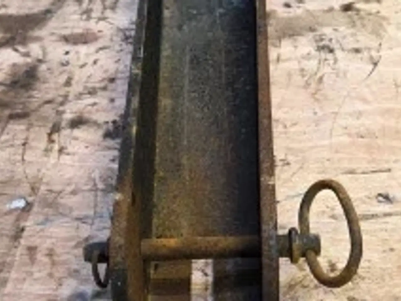 Billede 3 - New Holland LB110 Låsecylinder 85801048