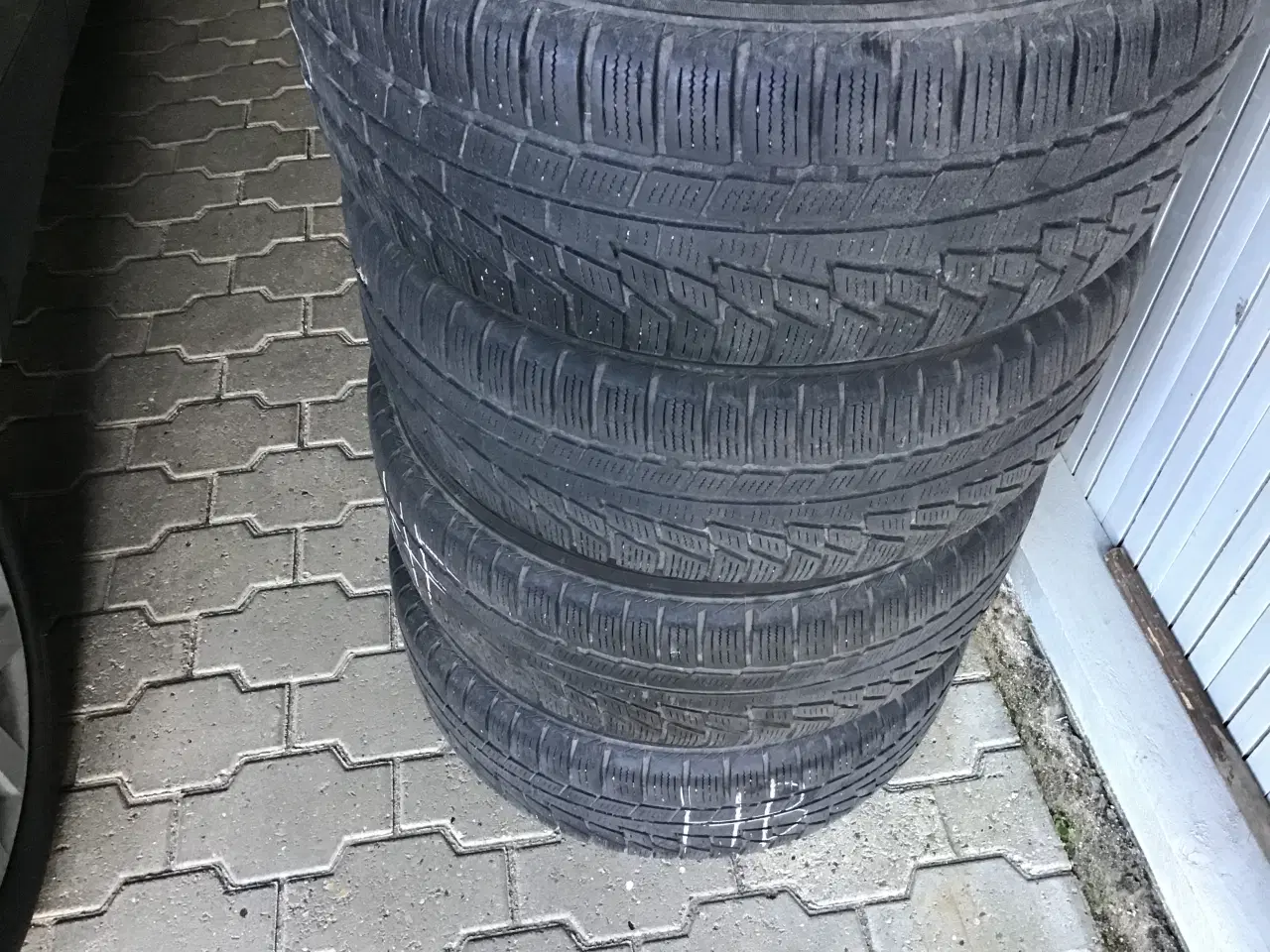 Billede 1 - Vinterdæk 4 stk nokian på stålfælge 235/60 R16