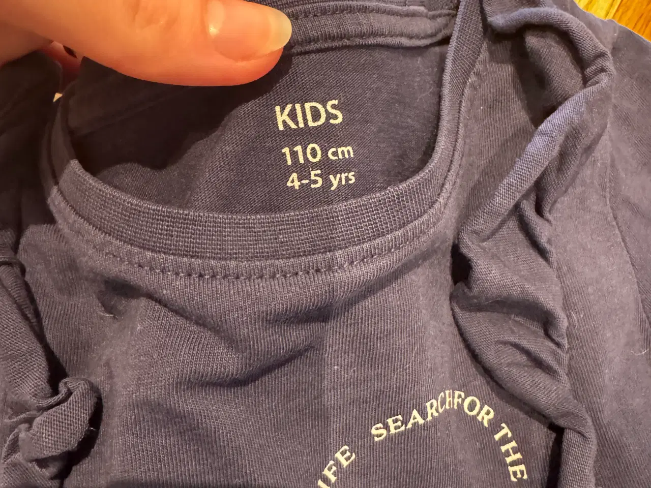 Billede 2 - Bluse str. 4-5 år