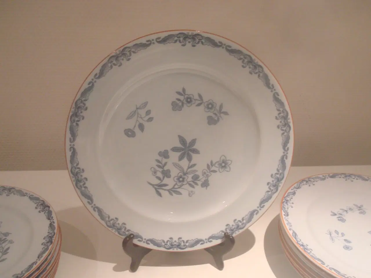 Billede 2 - OSTINDIA, SMUKKE TALLERKENER 4 STR.