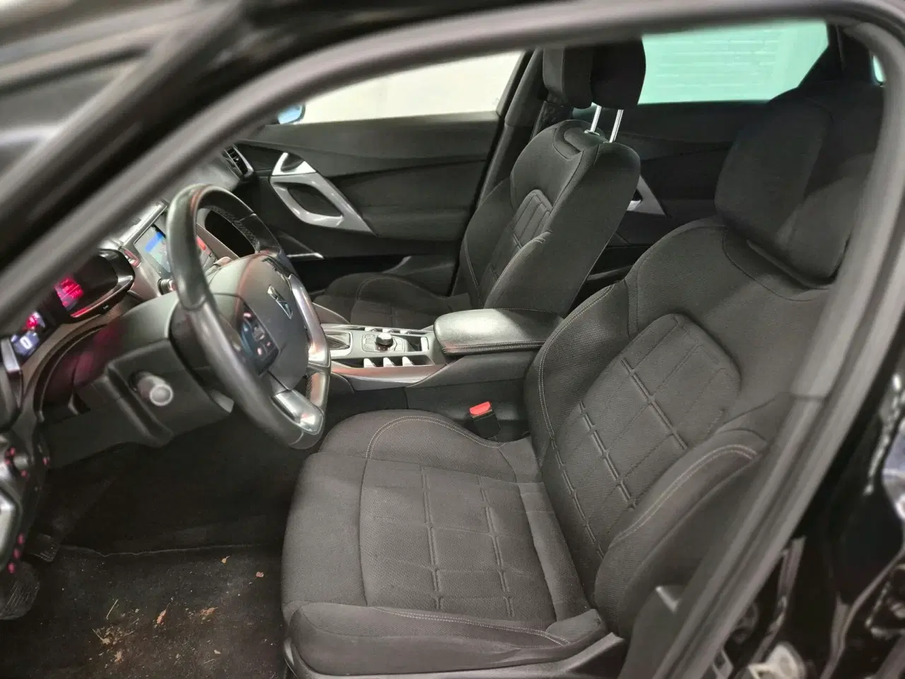 Billede 8 - DS DS5 2,0 Blue HDi Design EAT6 start/stop 180HK 5d 6g Aut.