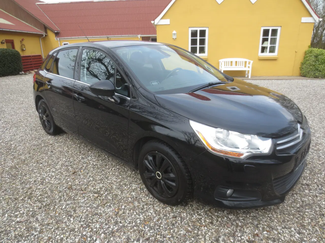 Billede 1 - Citroen C 4 1.6 HDi År 2012. Nysynet. 