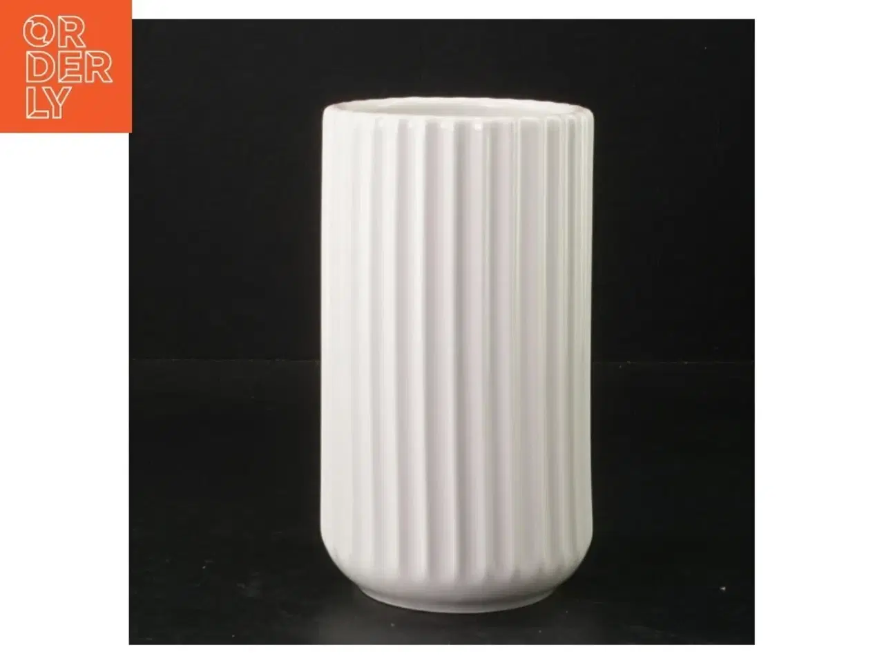 Billede 1 - Lyngby Porcelæn vase fra Lyngby (str. 15 cm. 8 cm i diameter)
