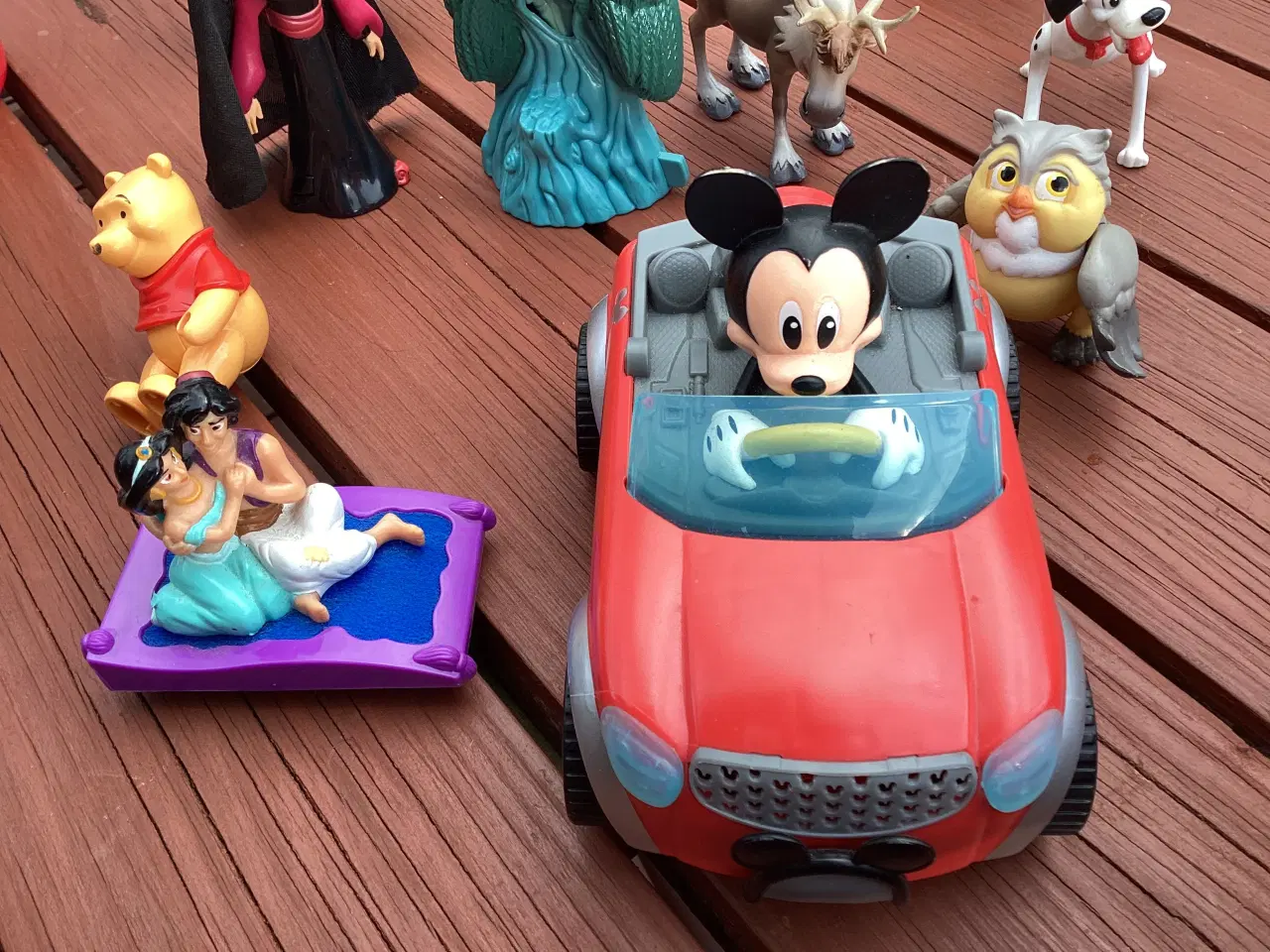 Billede 2 - Disney figurere Mickey, buzz, Aladdin mm