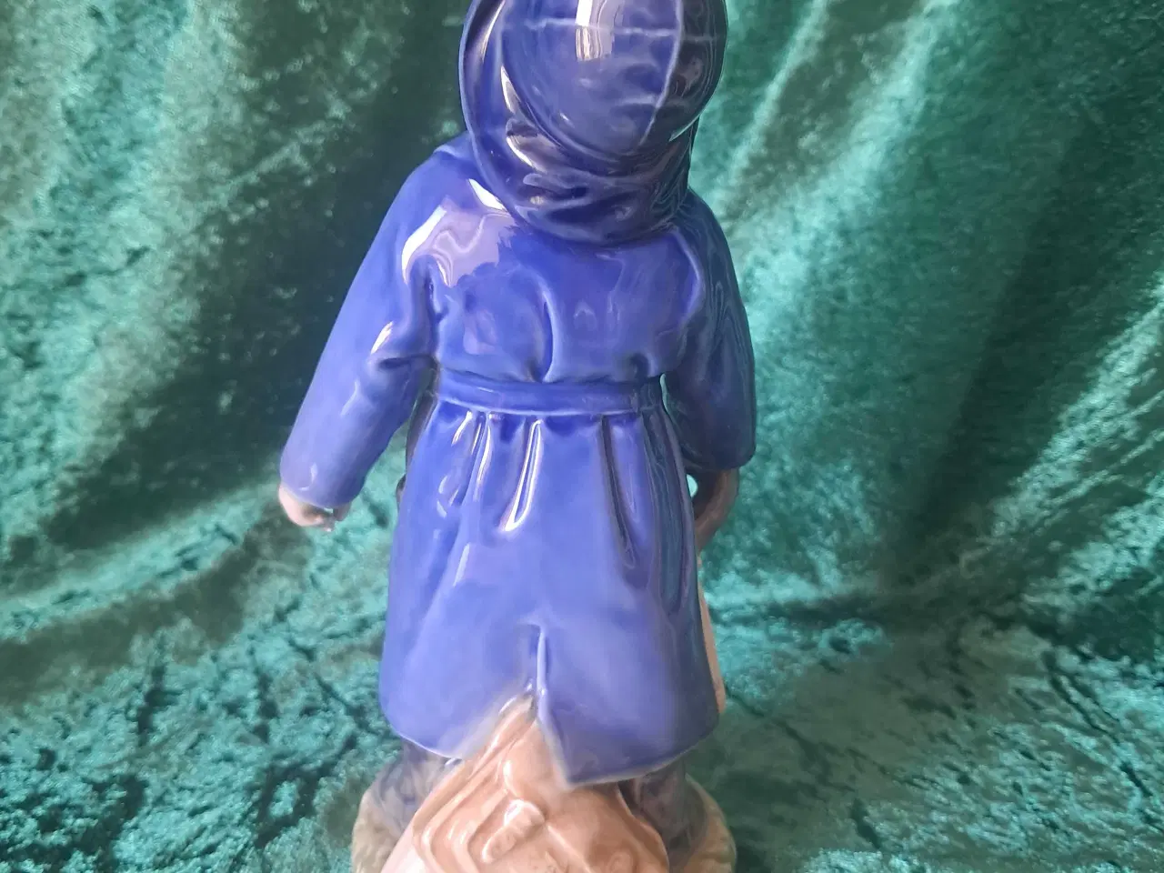 Billede 8 - Byd på Kongelige Porcelæns figurer