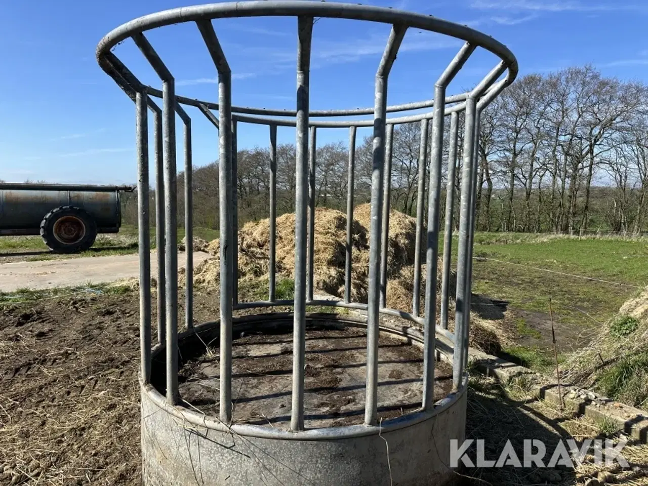 Billede 3 - Rund Foderhæk - brugt til heste