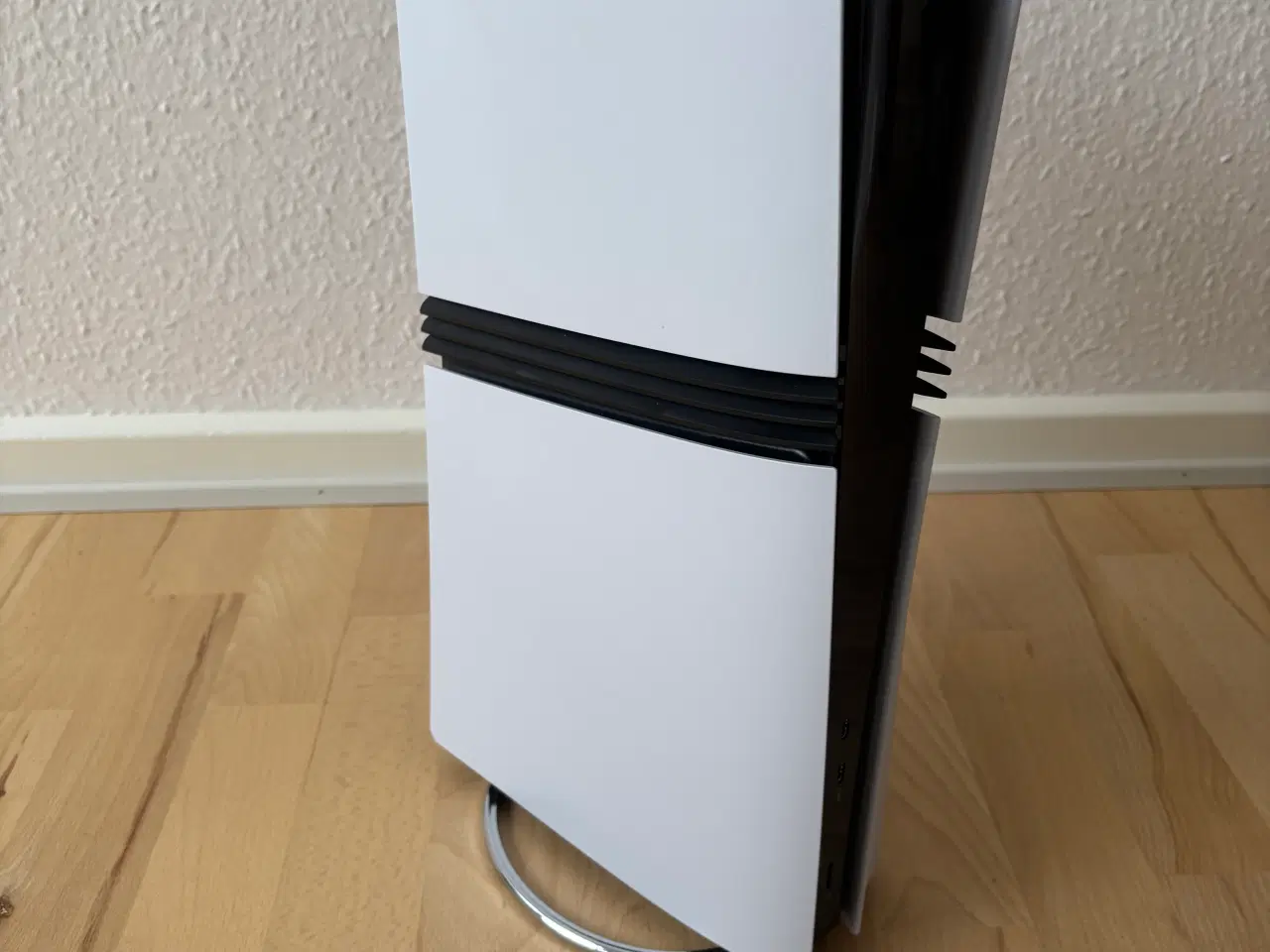 Billede 2 - PS5 Pro inkl. Diskdrev + Vertikal Stander