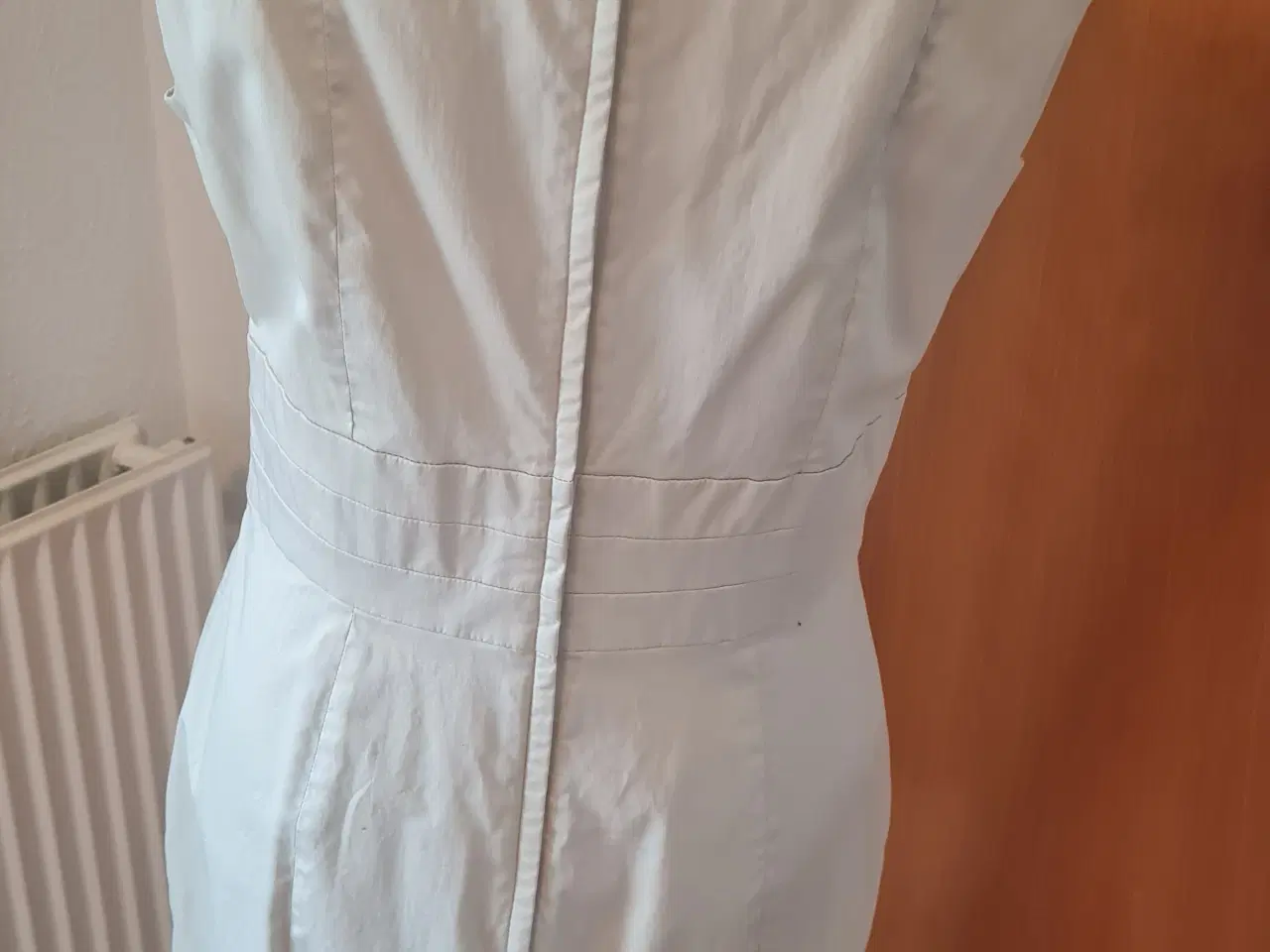 Billede 2 - Kjole str 44 H&M 