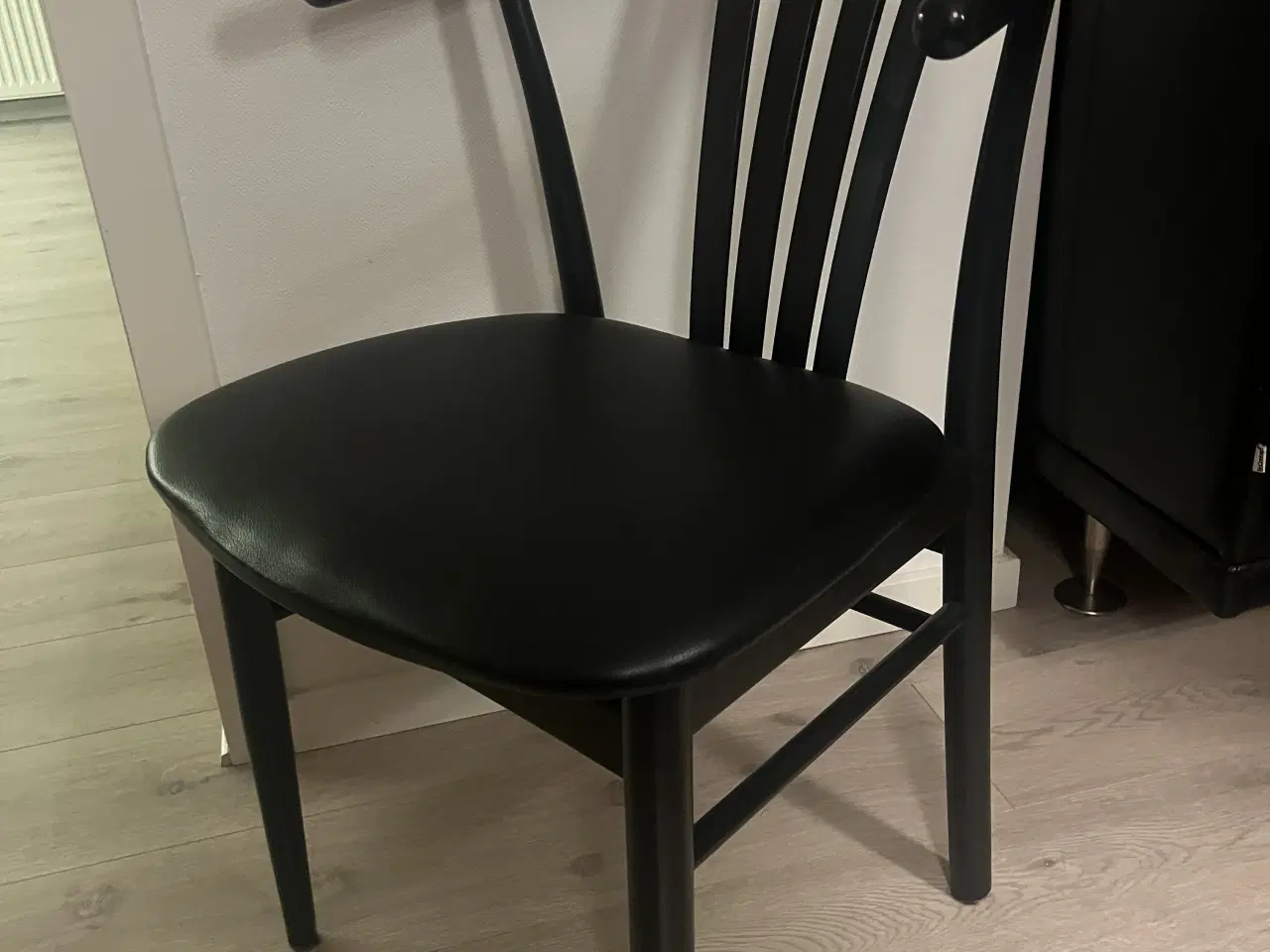 Billede 1 - 8 stk spisebordstol i sortlakeret bøg