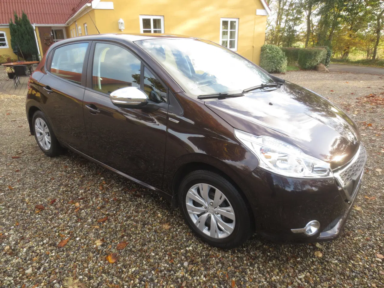 Billede 4 - Peugeot 208 1.2 i Km kun 85000. År 2013.