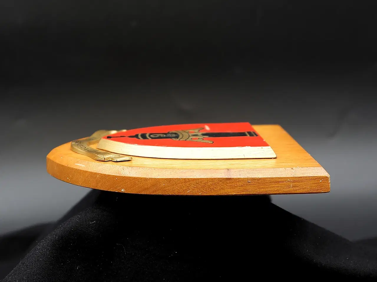 Billede 3 - Artilleri mindeskjold 1985