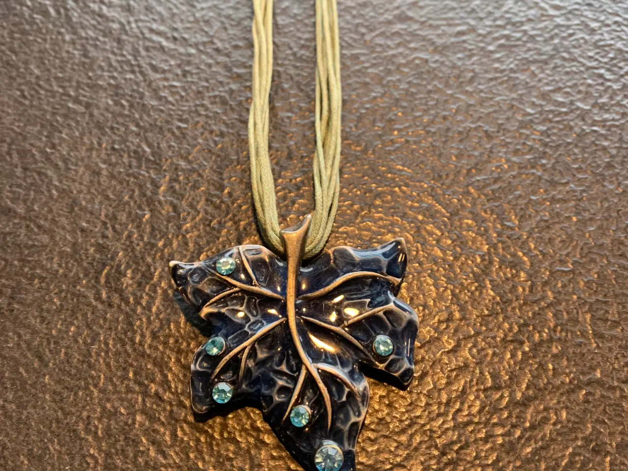 Billede 1 - Turkisblå halssmykke