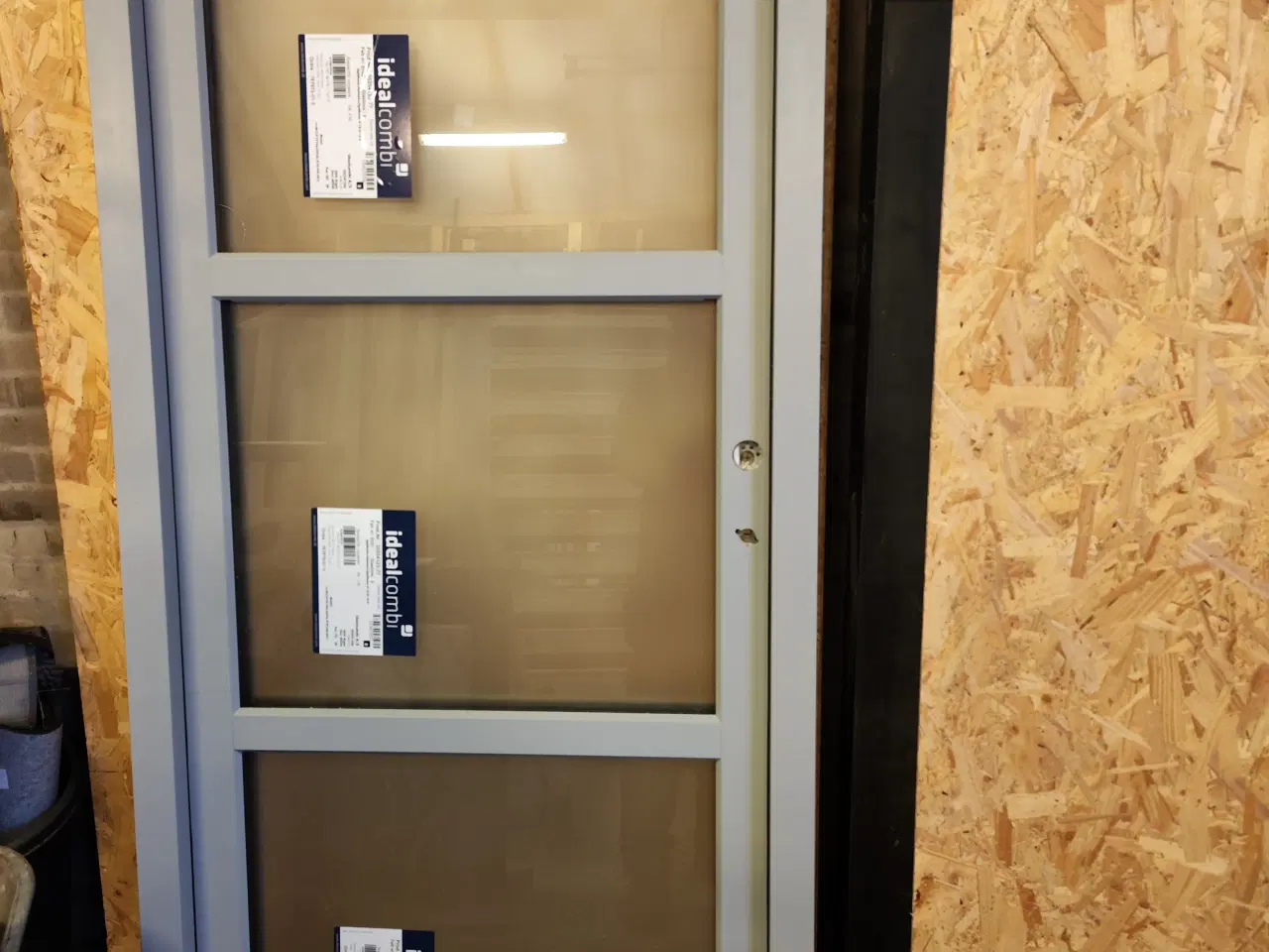 Billede 1 - Ny Ideal Combi træ-alu dør