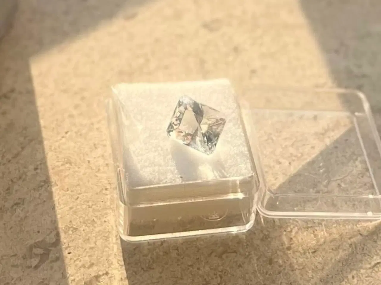 Billede 8 - Sjælden pollucit - 5,55 ct - med certifikat 