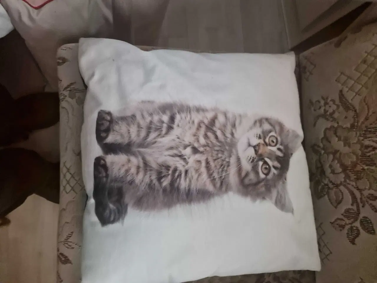 Billede 4 - Sofa puder med nisser og dyr