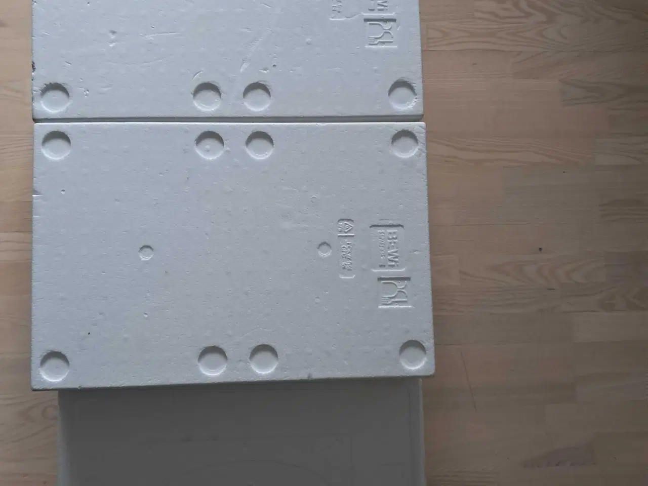 Billede 1 - Termokasser i flamingo