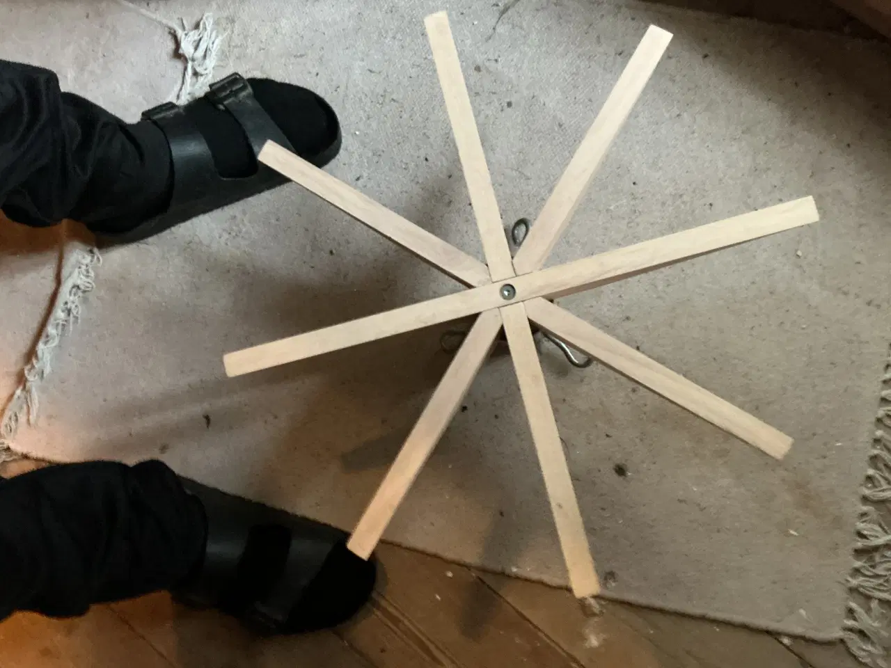 Billede 4 - Juletræsfod i bøg fin stand sælges.