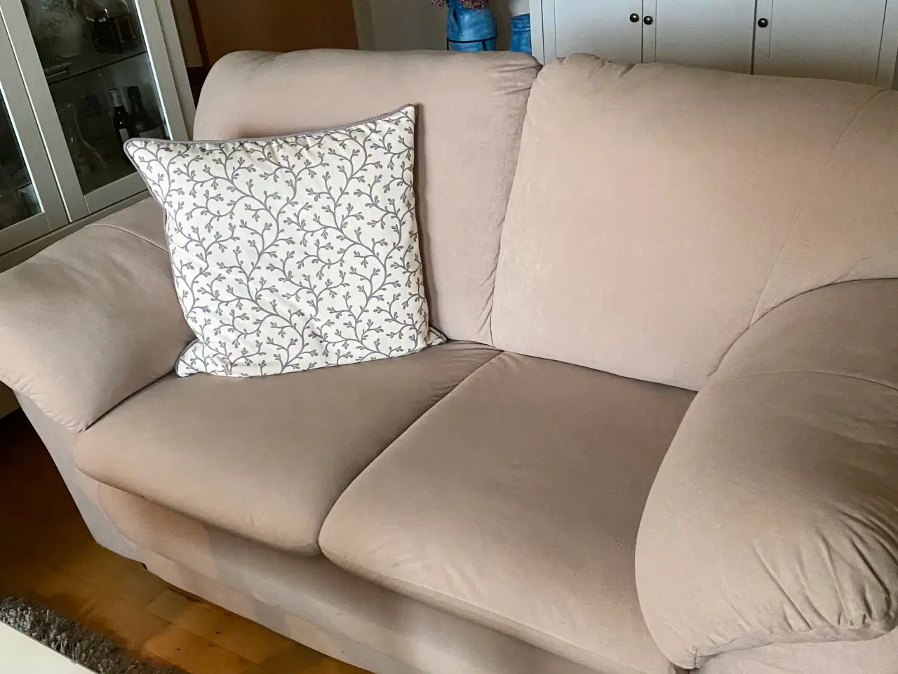 Billede 2 - 2 og 3 personers sofa sælges