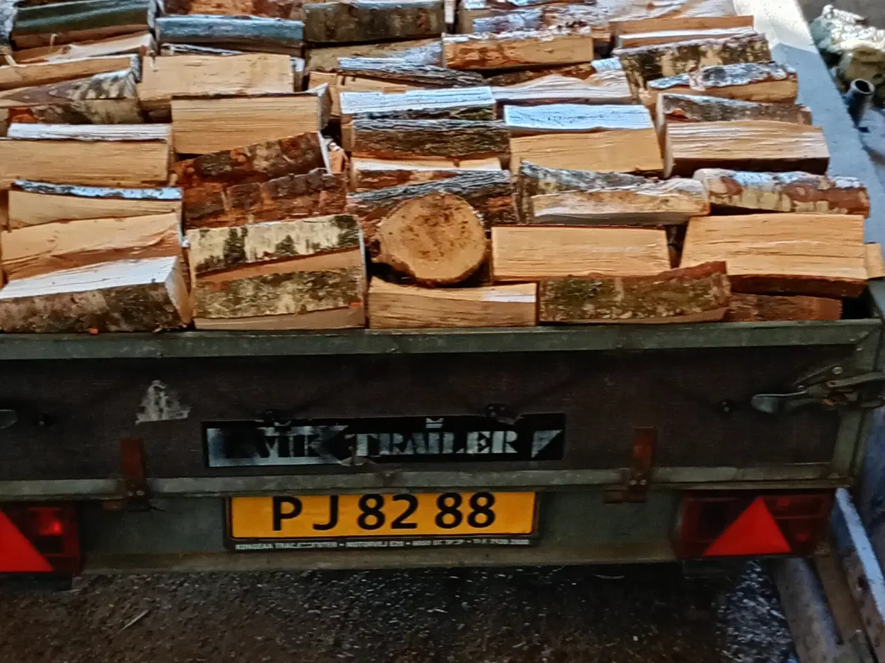Billede 4 - Brænde klar til fyring 