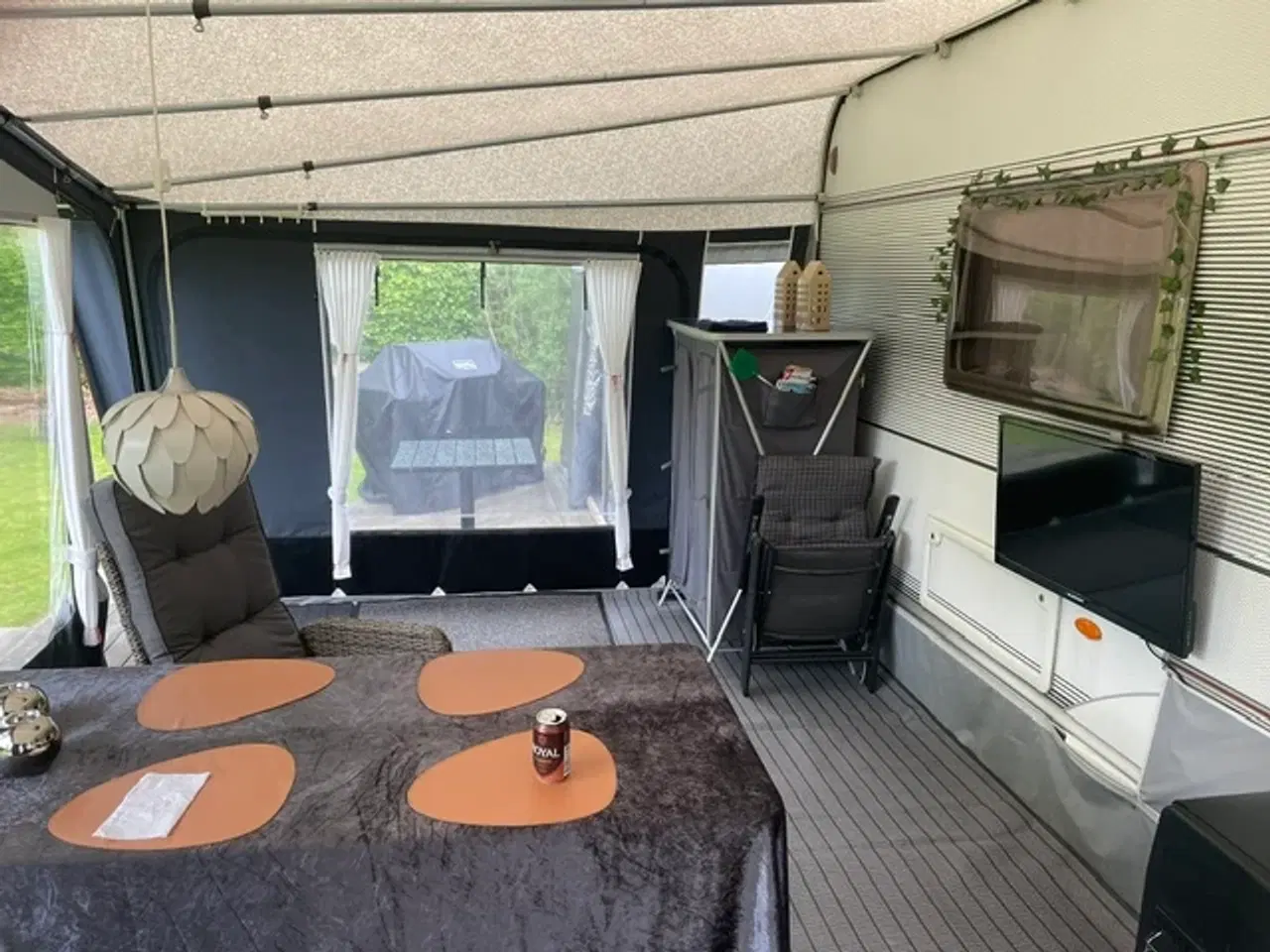 Billede 9 - Flot Campingvogn på fastliggerplads ved Juelsminde