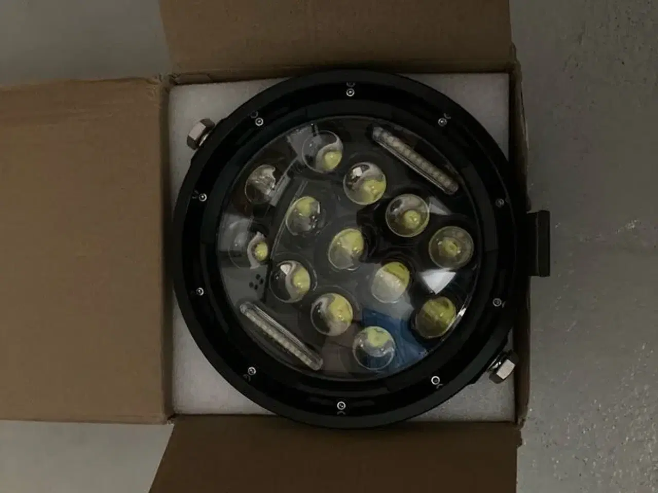 Billede 6 - LED Forlygte 7"