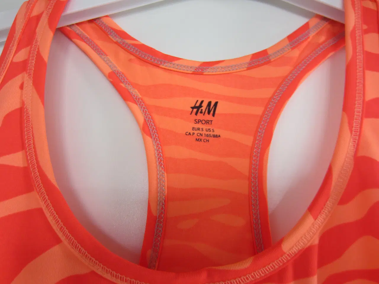 Billede 3 - Træningstrøje - Træningstop i str. S fra H&M