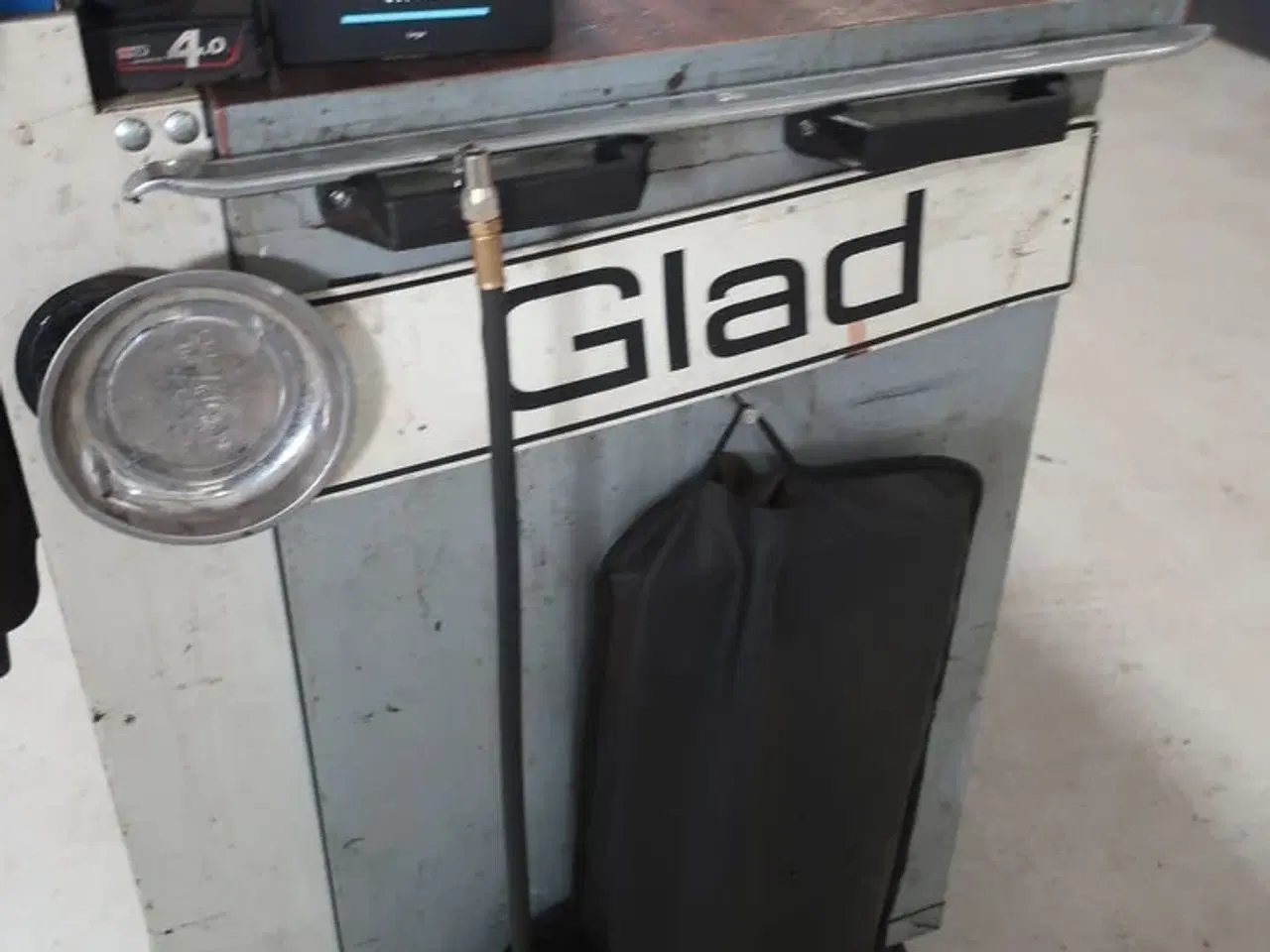 Billede 12 - Værkstedsvogn med indhold