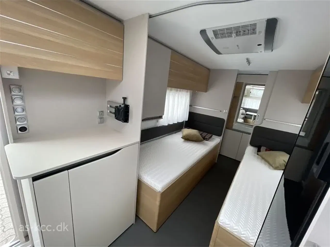 Billede 14 - 2024 - Adria Adora 572 UT   Adria Adora 572 UT Kampagnevogn årgang 2024 med enkeltsenge 4 sovepladser, 5 siddepladser