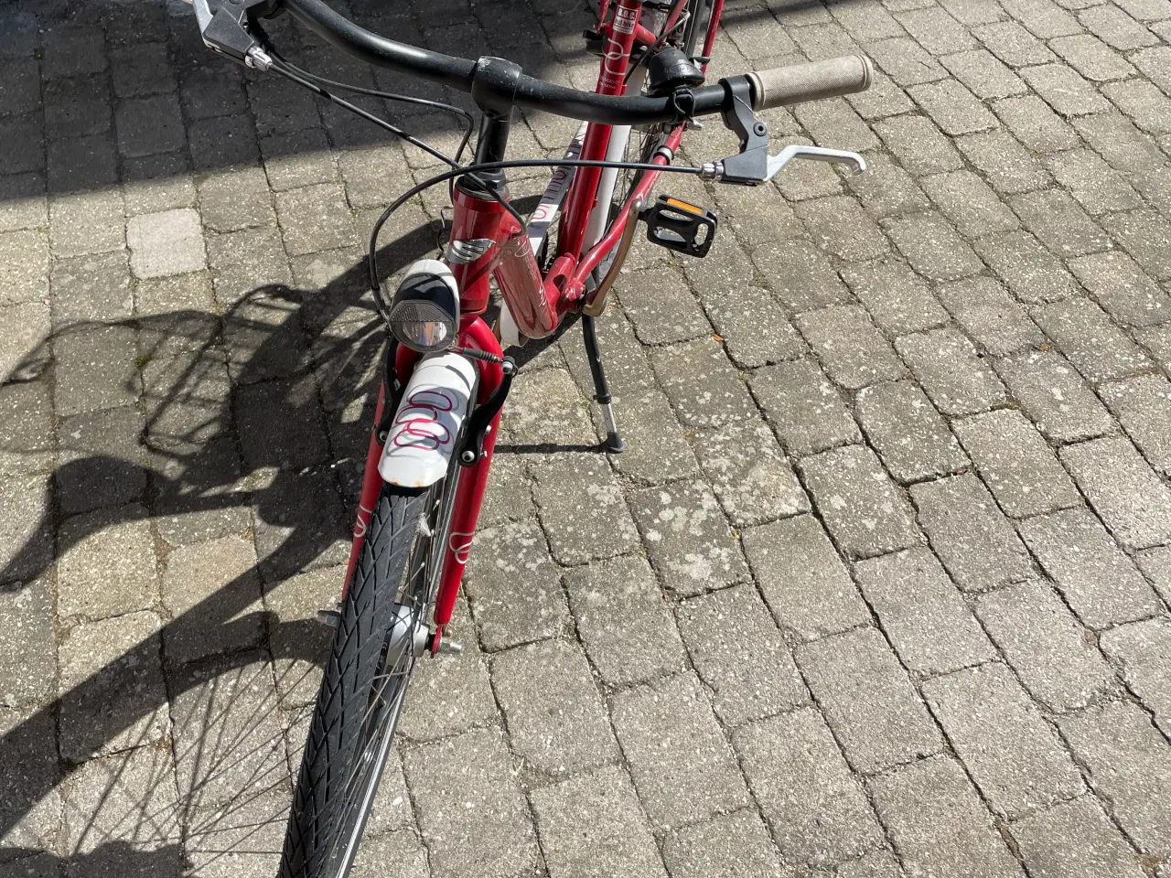 Billede 4 - Fin og velholdt pigecykel med 7 gear og fodbremse