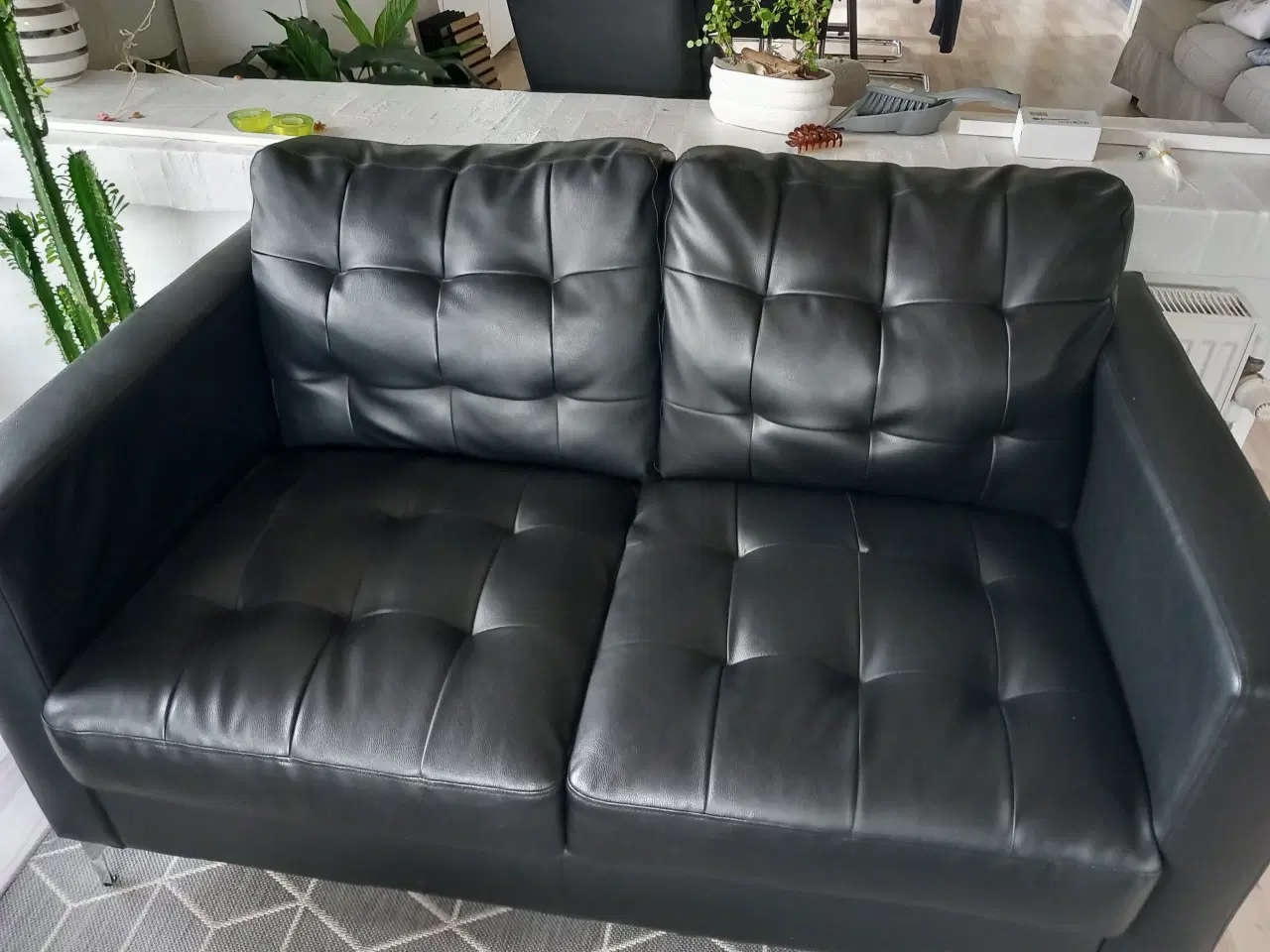 Billede 2 - Sofa sæt i sort, næsten som nyt.