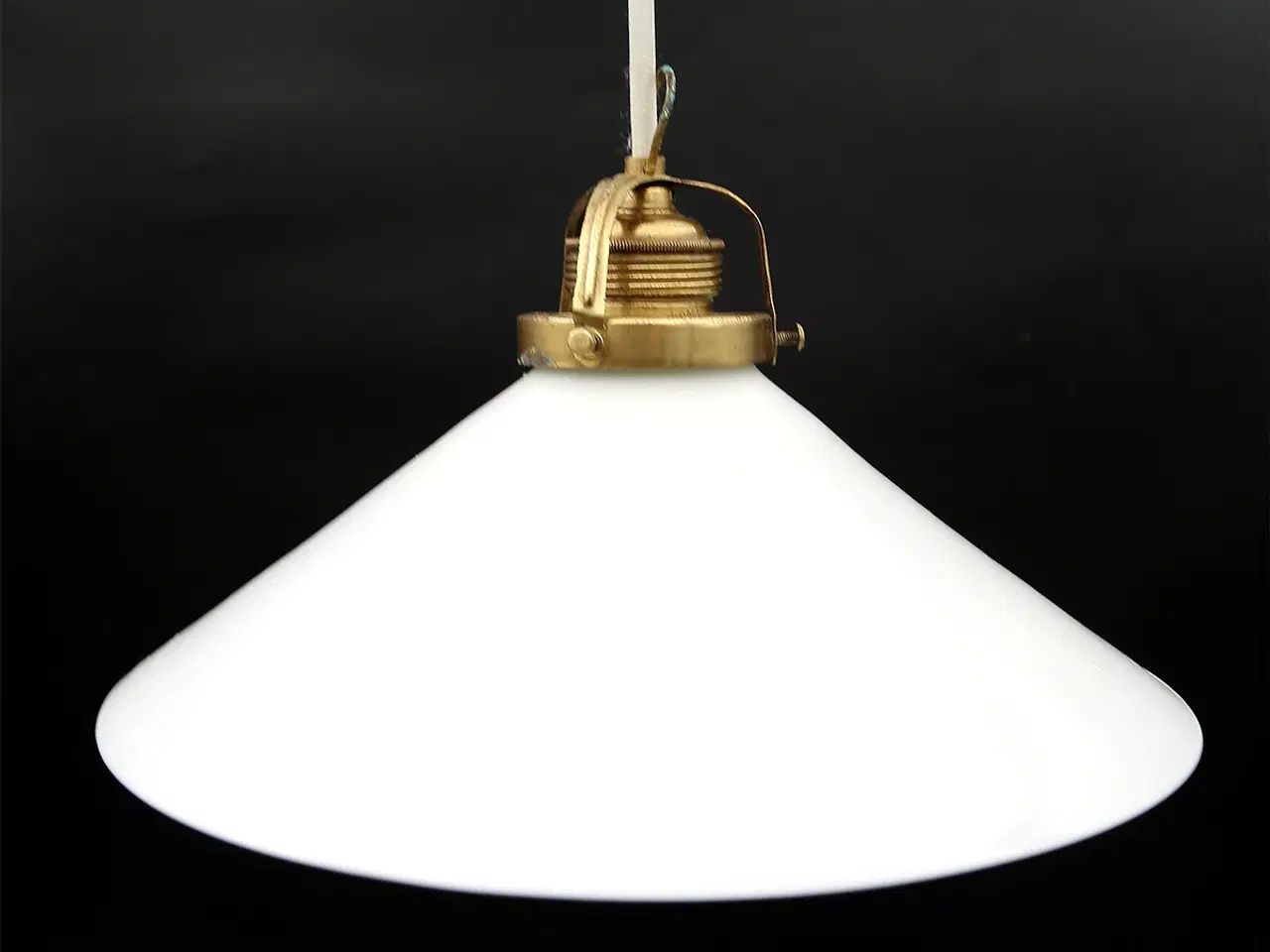 Billede 1 - Skomagerlampe i opalglas – original 30/40’er