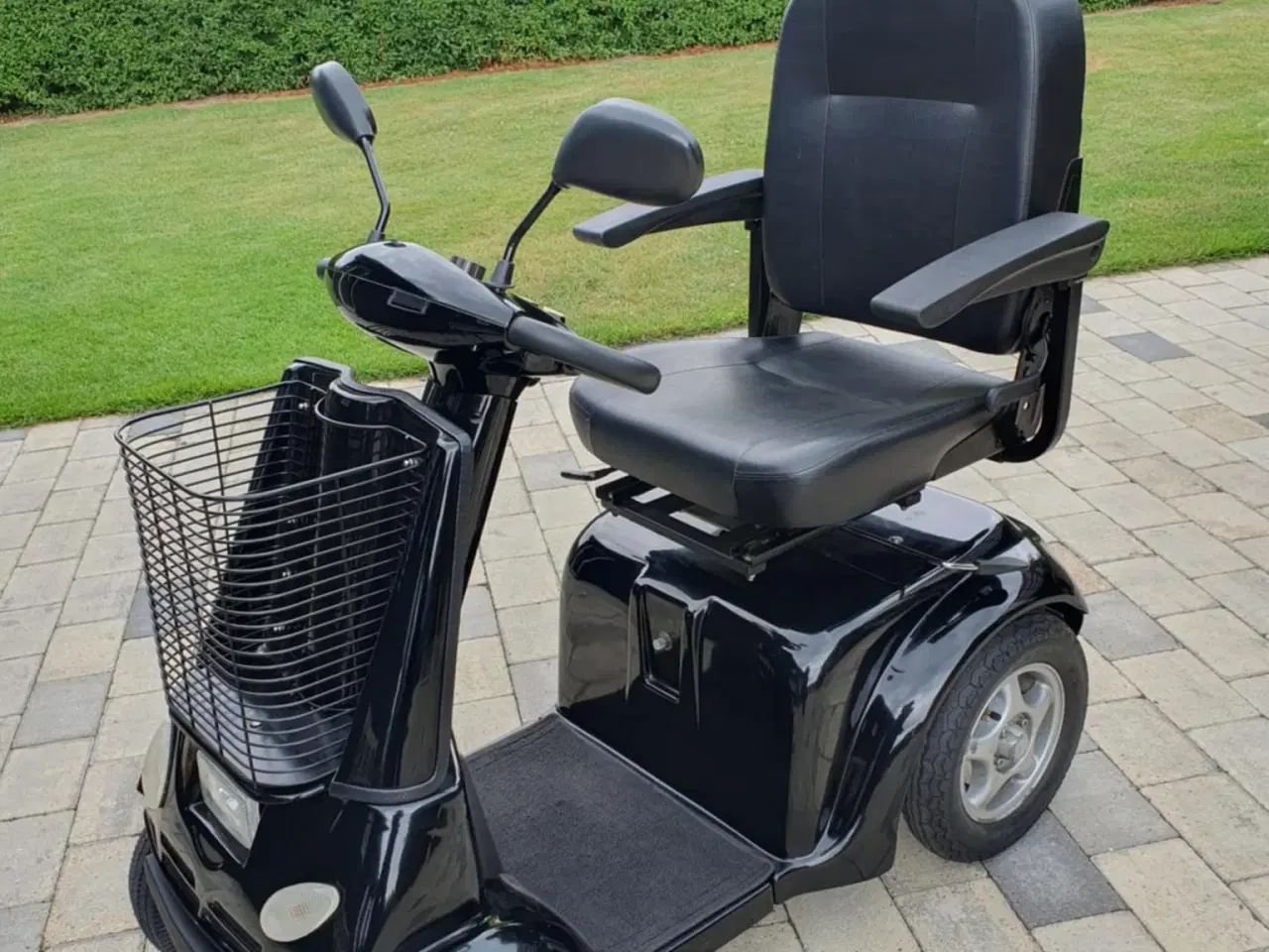 Billede 2 - Velholdt El-scooter