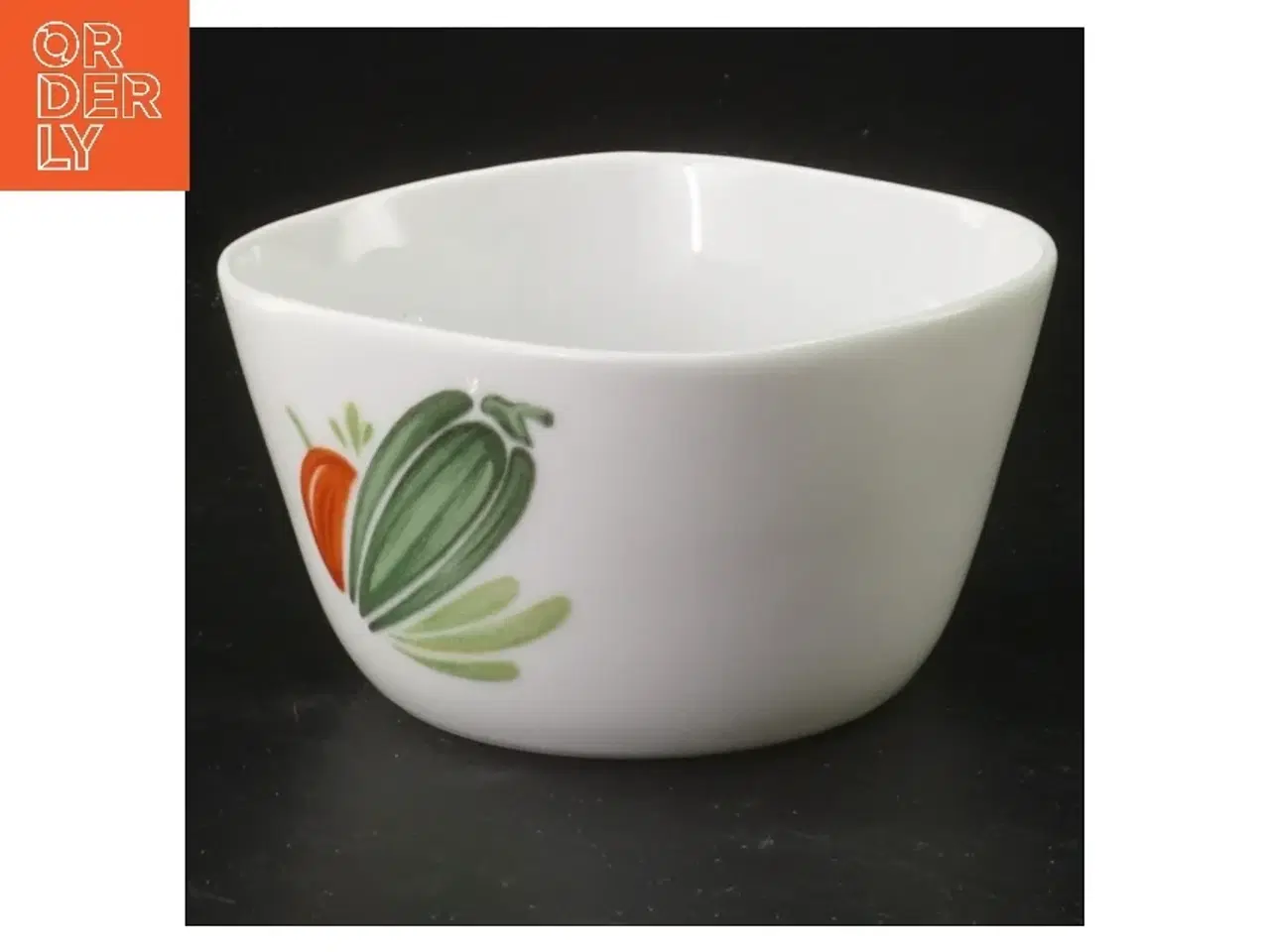 Billede 1 - Porcelæns skål med grøntsagsmotiv fra Lyngby (str. 10,5 cm)