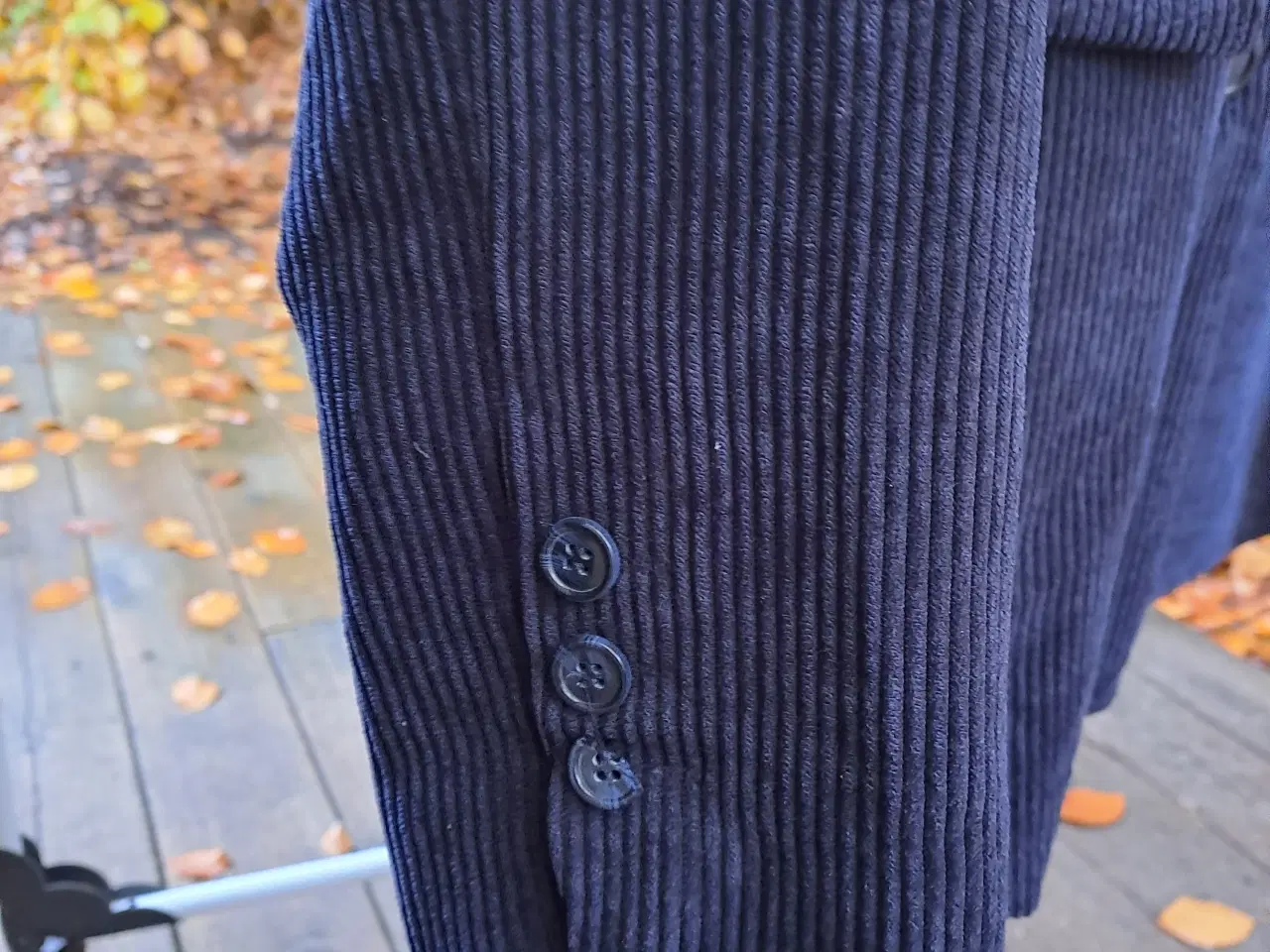 Billede 3 - Fløjslblazer fra Gina Tricot