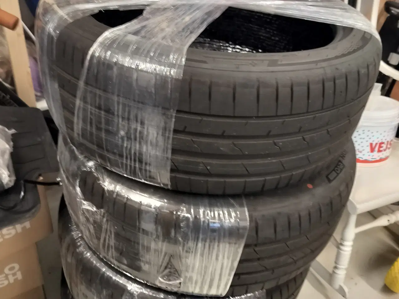 Billede 2 - 2 stk. nye sommer dæk, Hankook iON Evo SUV 255/40 
