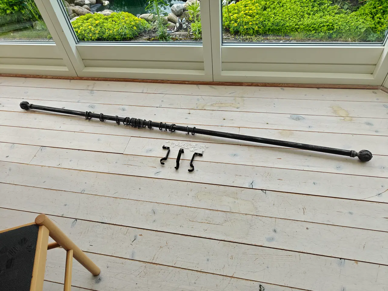 Billede 2 - Gardinstang, meget lang!