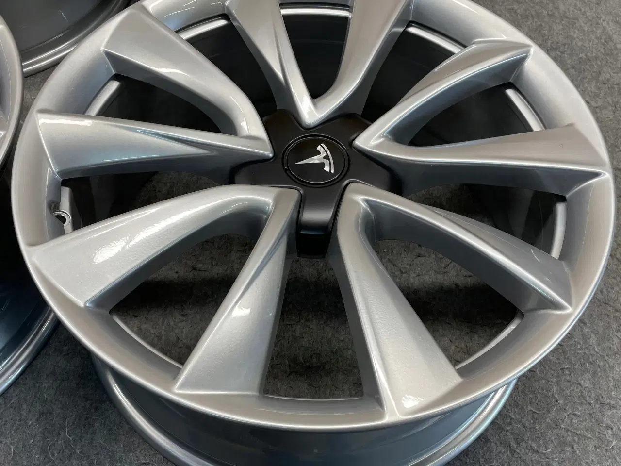 Billede 5 - ALUFÆLGE TESLA MODEL 3 PERFORMANCE 20"