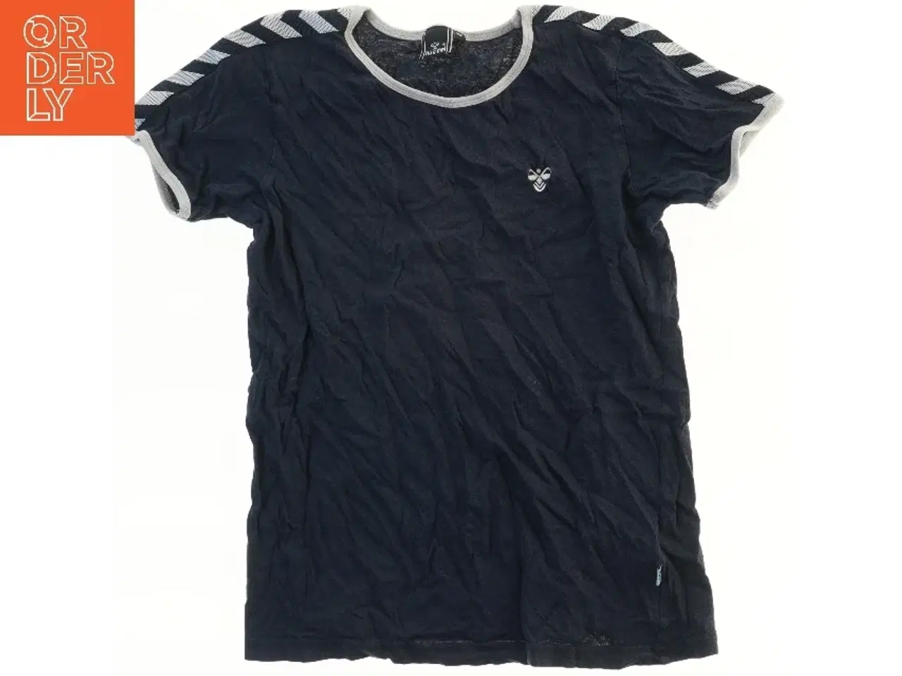 Billede 1 - Kortærmet T-shirt med striber fra Hummel (str. 152)