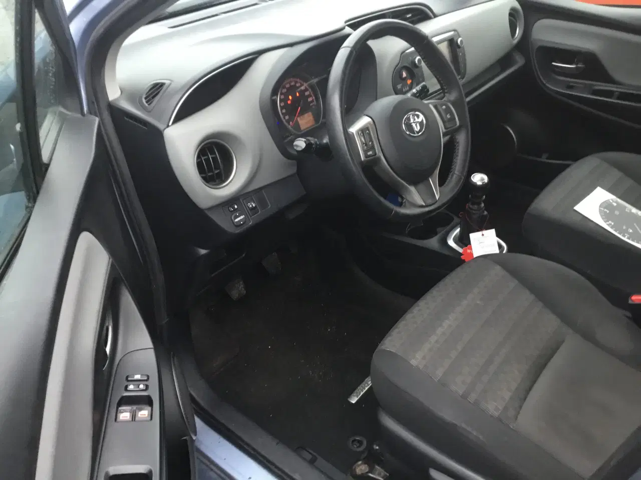 Billede 8 - Toyota yaris 1.3 benzin træk sædevarme bakkamera 