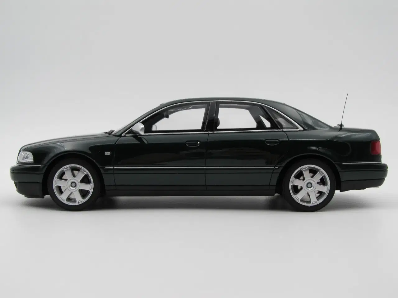 Billede 3 - 2001 Audi S8 Type D2 Limited Edition - 1:18