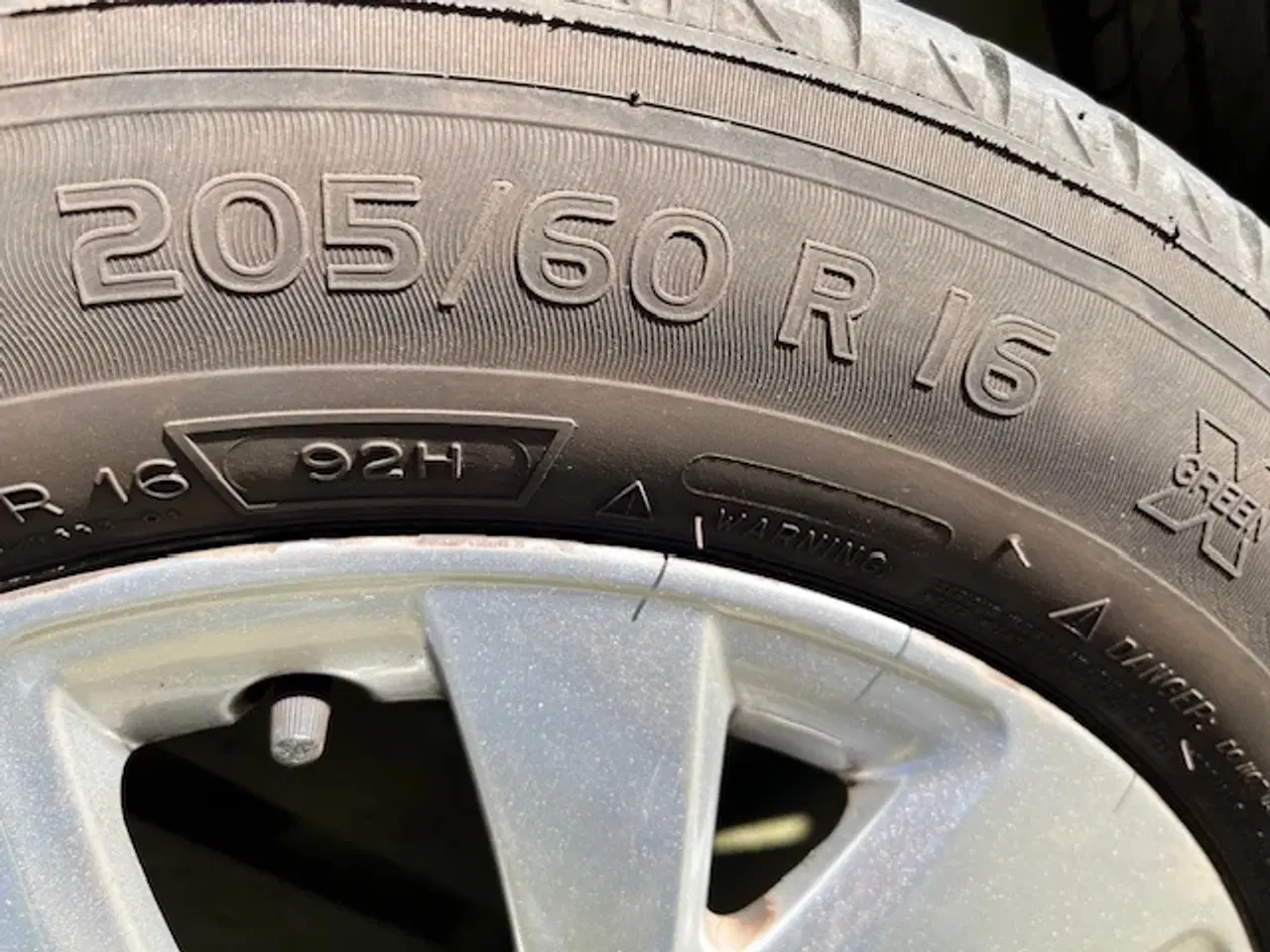 Billede 5 - 4 sommerdæk på alufælge 205/60 R16