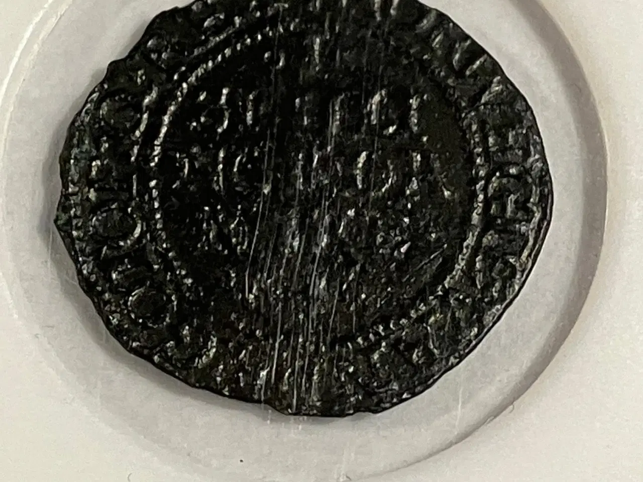 Billede 1 - 1 Skilling 1562 - Dårlig stand