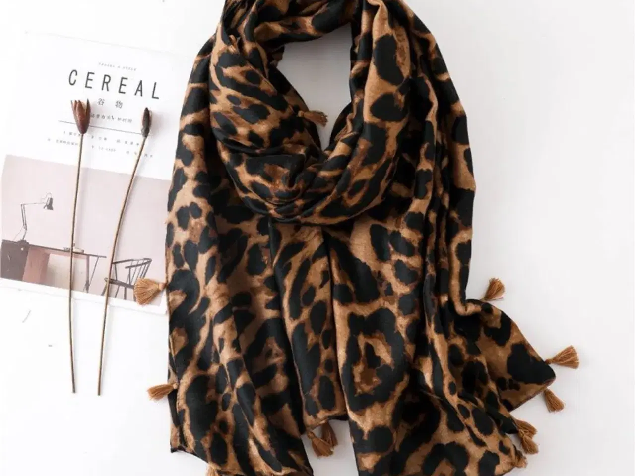 Billede 1 - Trendy leopard tørklæde med frynser