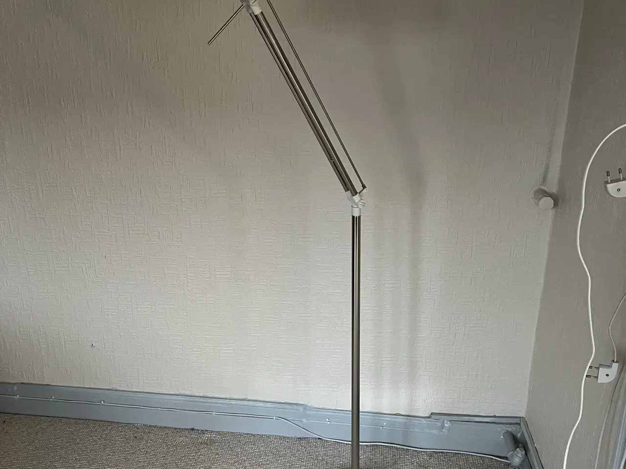 Billede 1 - Standerlampe med plisseskærm