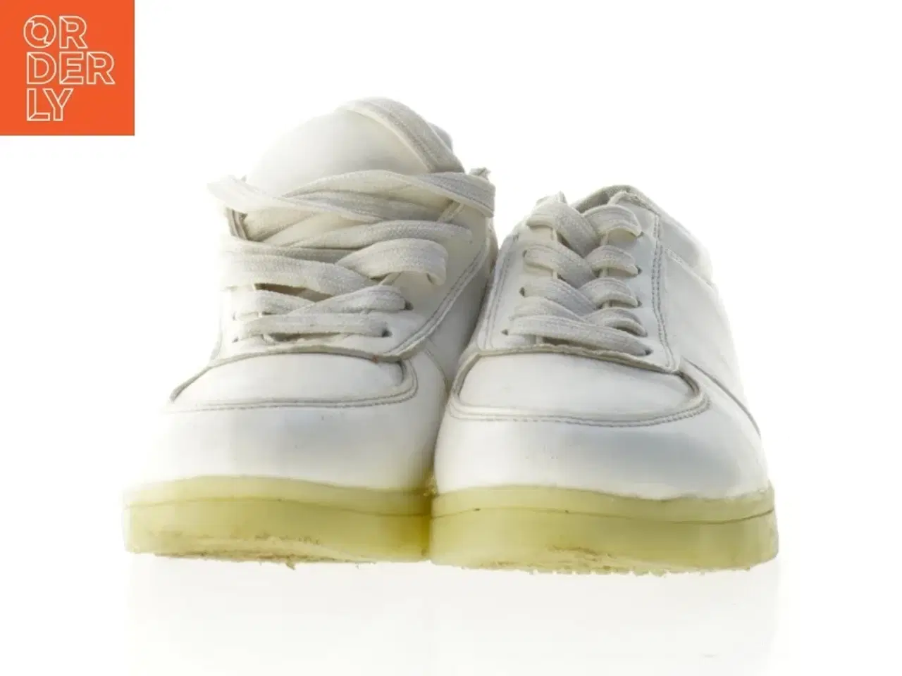 Billede 5 - Hvide sneakers (str. 3)