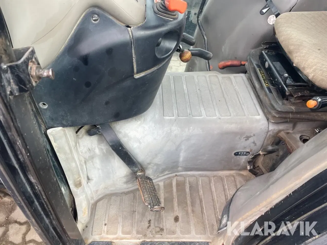 Billede 12 - Traktor Case JX1070N med kost