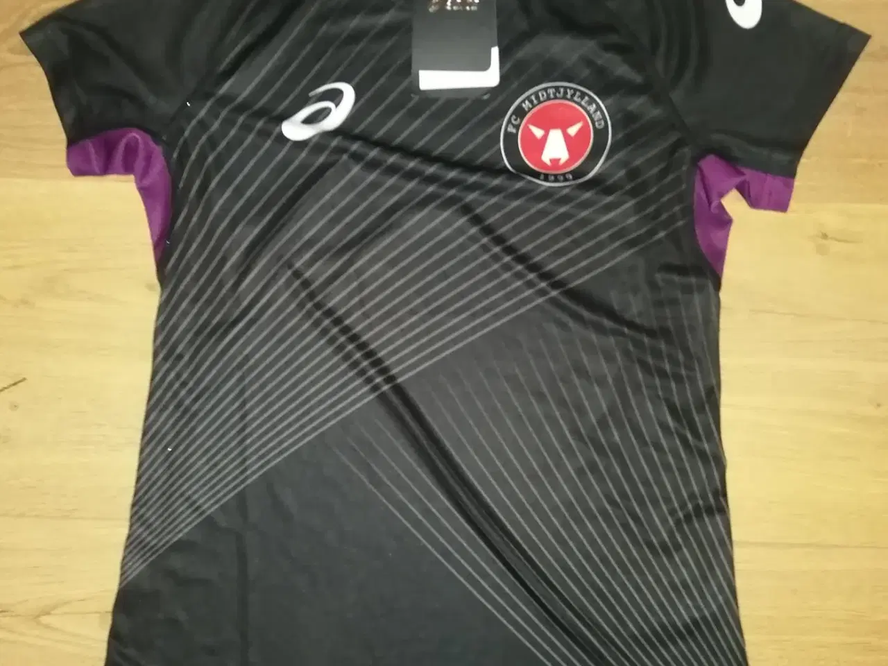 Billede 2 - NY FC MIDTJYLLAND TRØJE, ASICS, STR. M