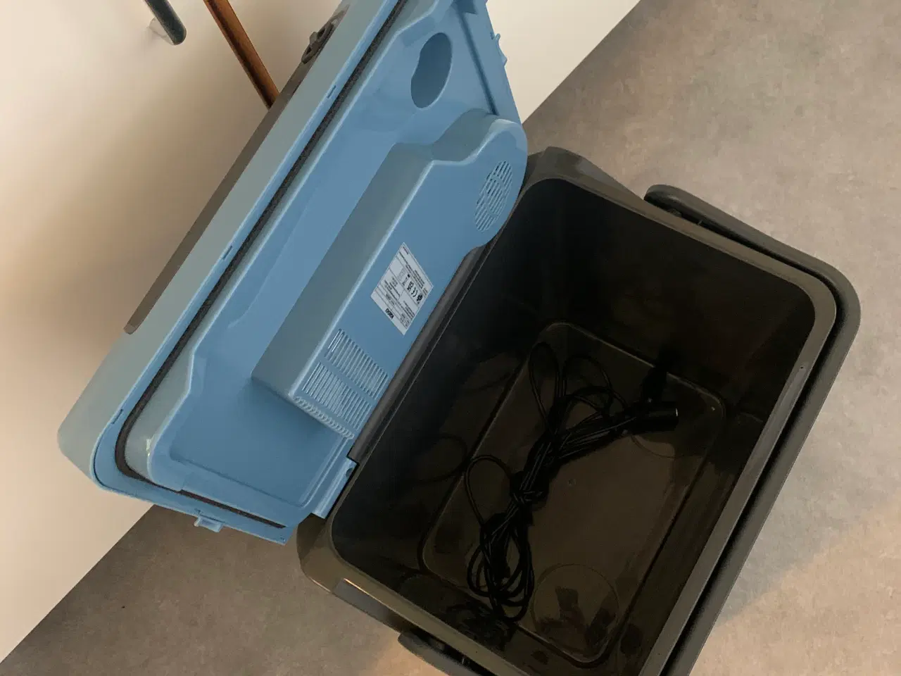 Billede 4 - Køleboks til bil 12 og  220 V, 26 liter