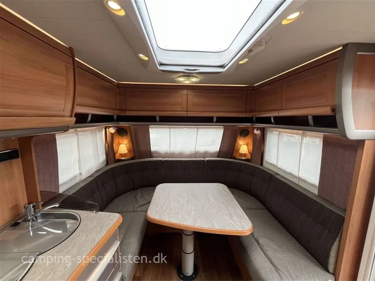 Billede 4 - 2015 - Hymer Nova SL 595   Hymer Eriba Nova SL 595 2015 m. Alde centralvarme - Se den nu hos Camping-Specialisten.dk