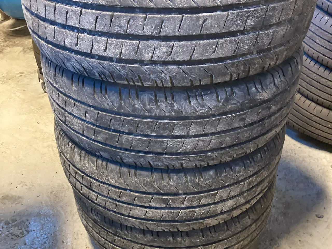 Billede 1 - Dæk 235/65R16C